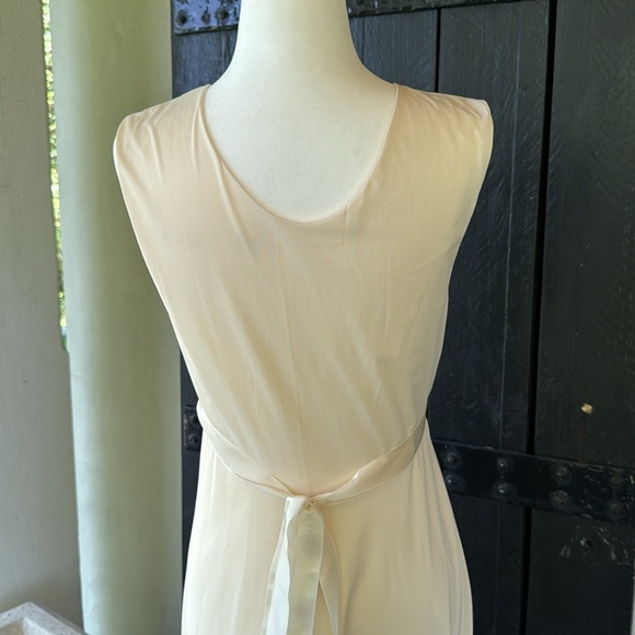 Vintage Vanity fair cream nightgown size 32 - Picture 10 of 12